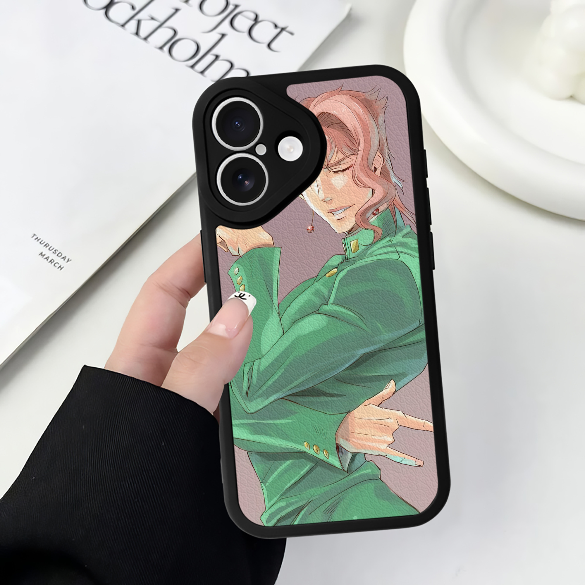 （画像用） ジョジョの奇妙な冒険 JoJo's Bizarre Adventure 【iPhone 16シリーズ対応】シリコンスマホケース（レザー調） 材質：シリコン